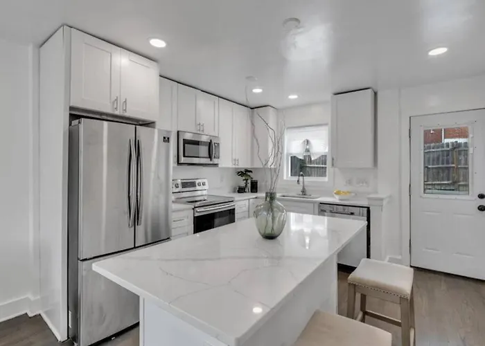 Quaint 3/2.5 Home In Fort Dupont