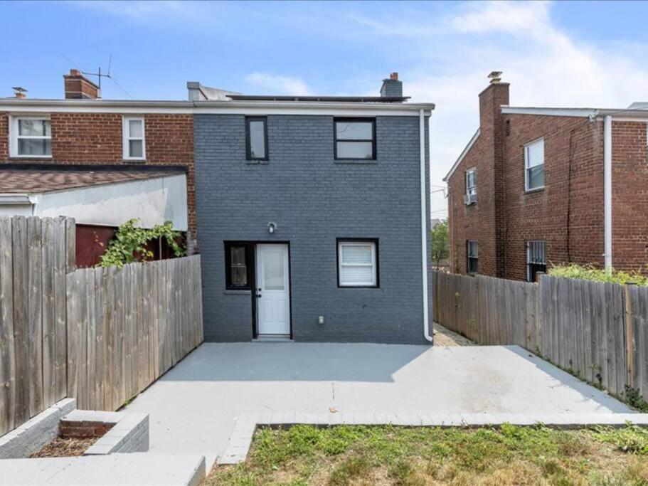Quaint 3/2.5 In Dupont Apartment
