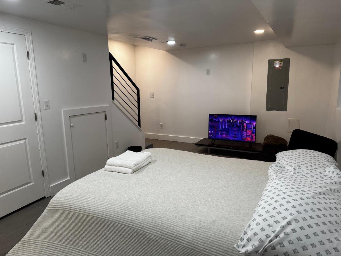 Quaint 3/2.5 In Dupont Apartment *
